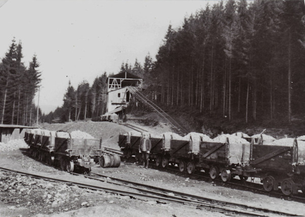 Bahnverladung und Feldbahn zum Langelsheimer Bahnhof (1930er Jahre)